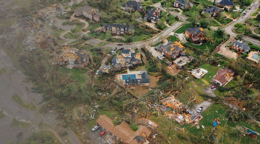 Why choose water damage cleanup for ceiling water damage repair in Hamilton